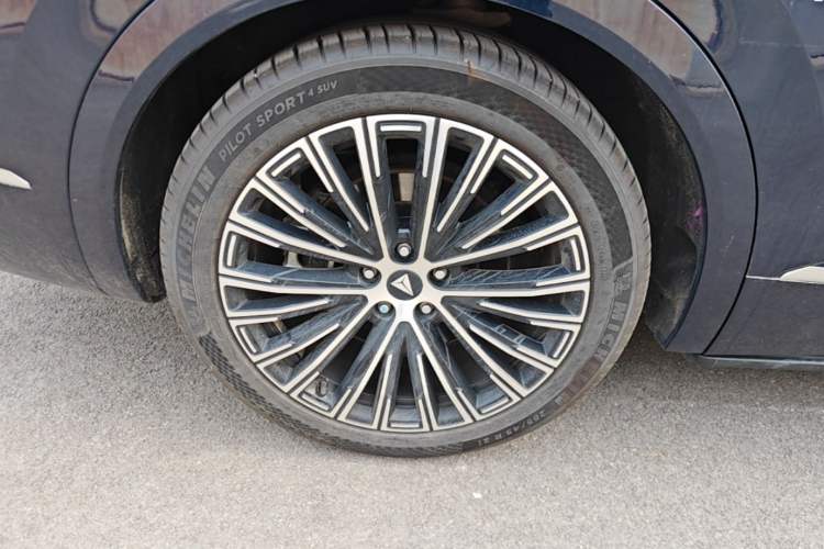 Used Deepal S09 2025 Four-Wheel Drive Ultra+ Custom Edition Right Rear Wheel Hub