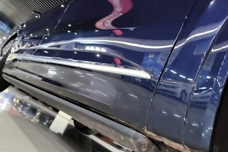 Used Deepal S09 2025 Rear-Drive Ultra+ Right Side Sill