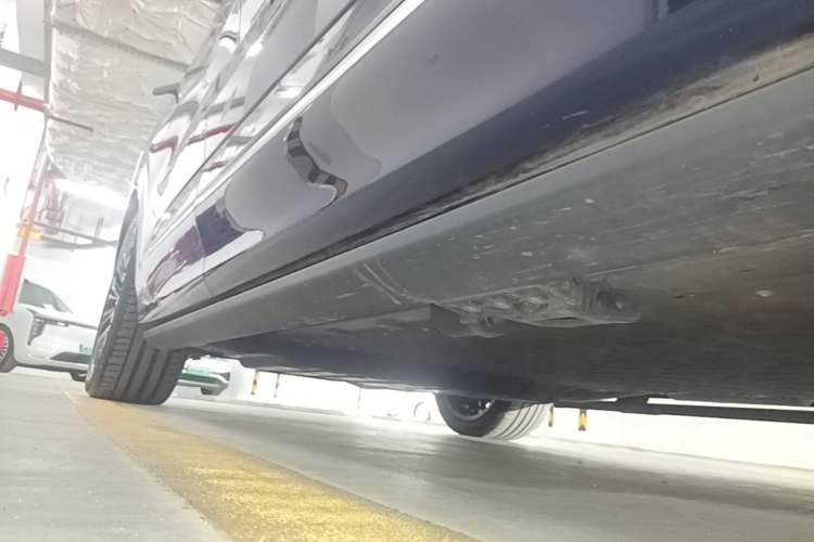 Used Deepal S09 2025 Four-Wheel Drive Ultra+ Custom Edition Right Side Sill