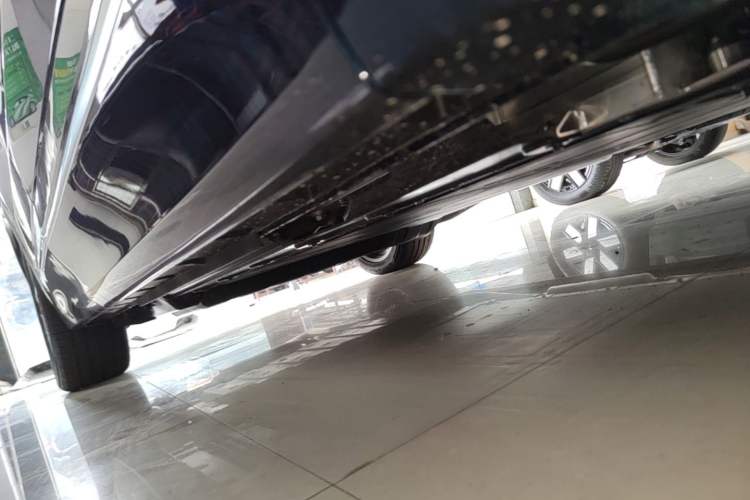 Used Deepal S09 2025 Model Rear-Wheel Drive Ultra+ Long-Range Version Right Side Sill