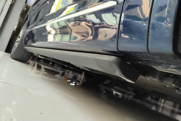 Used Deepal S09 2025 Rear-Drive Ultra+ Right Side Sill