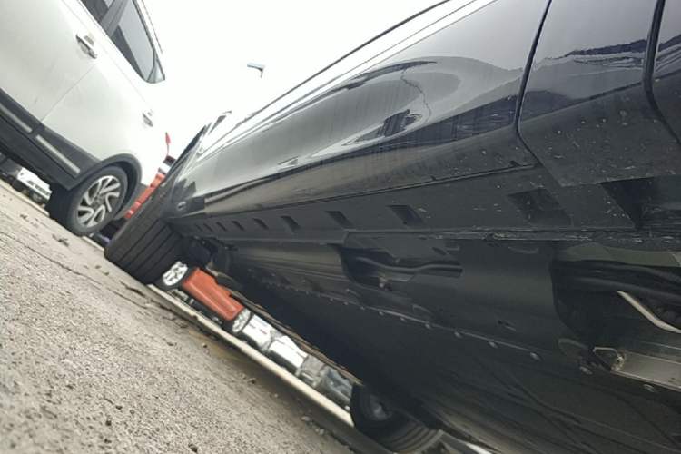 Used Deepal S09 2025 Model Rear-Wheel Drive Ultra+ Long-Range Version Right Side Sill
