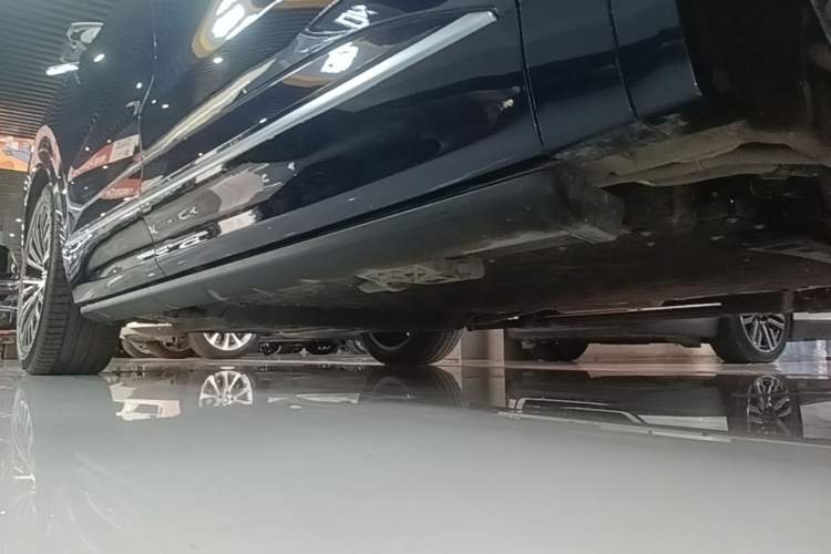 Used Deepal S09 2025 Rear-Drive Ultra+ Right Side Sill