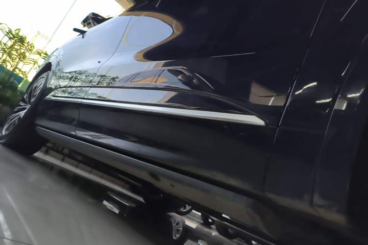 Used Deepal S09 2025 Four-Wheel Drive Ultra+ Custom Edition Right Side Sill