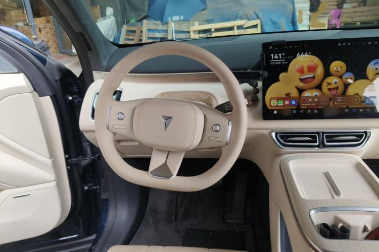 Used Deepal S09 2025 Rear-Drive Ultra+ Steering Wheel