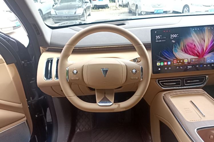 Used Deepal S09 2025 Model Rear-Wheel Drive Ultra+ Long-Range Version Steering Wheel