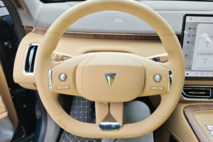 Used Deepal S09 2025 Model Rear-Wheel Drive Ultra+ Long-Range Version Steering Wheel