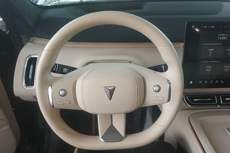 Used Deepal S09 2025 Four-Wheel Drive Ultra+ Custom Edition Steering Wheel