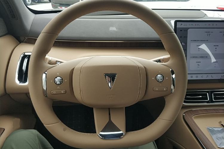Used Deepal S09 2025 Model Rear-Wheel Drive Ultra+ Long-Range Version Steering Wheel