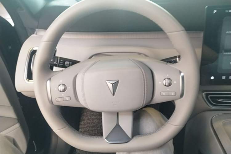 Used Deepal S09 2025 Rear-Drive Ultra+ Steering Wheel