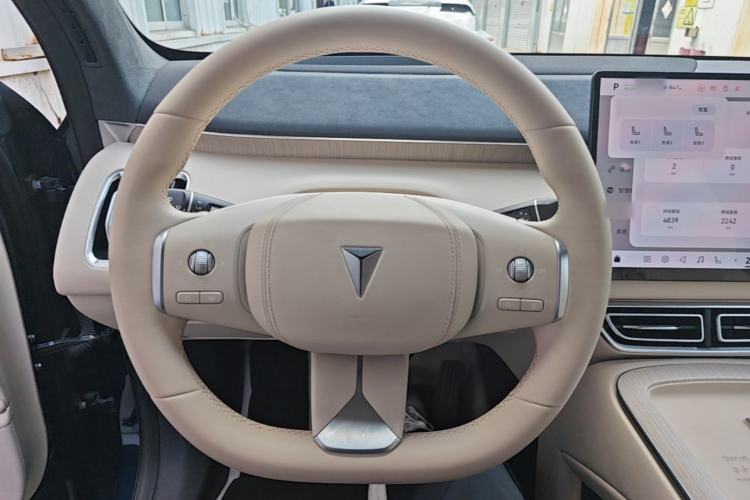Used Deepal S09 2025 Four-Wheel Drive Ultra+ Custom Edition Steering Wheel