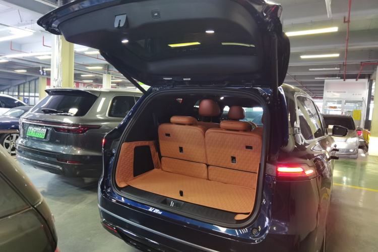 Used Deepal S09 2025 Four-Wheel Drive Ultra+ Custom Edition Trunk