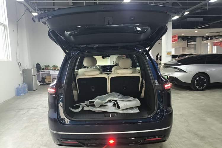 Used Deepal S09 2025 Rear-Drive Ultra+ Trunk