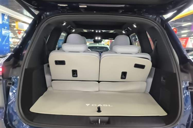 Used Deepal S09 2025 Rear-Drive Ultra+ Trunk