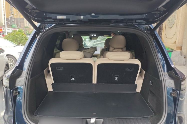 Used Deepal S09 2025 Four-Wheel Drive Ultra+ Custom Edition Trunk