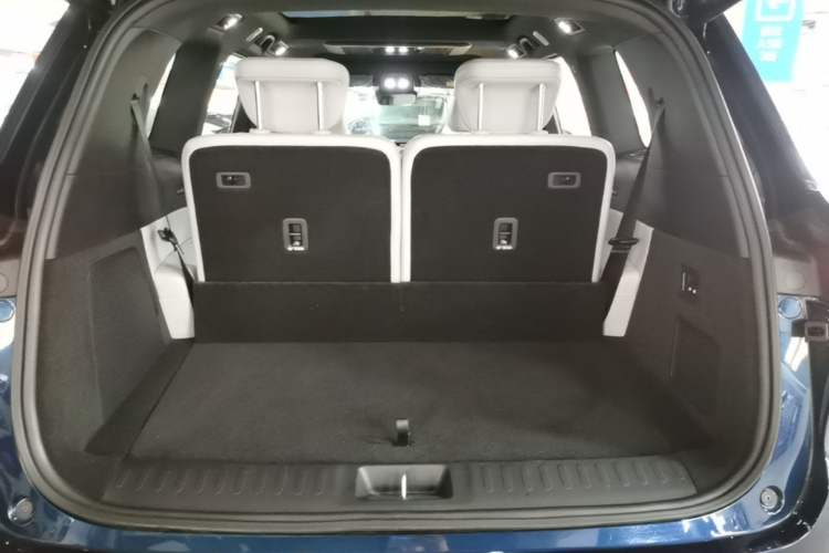 Used Deepal S09 2025 Rear-Drive Ultra+ Trunk