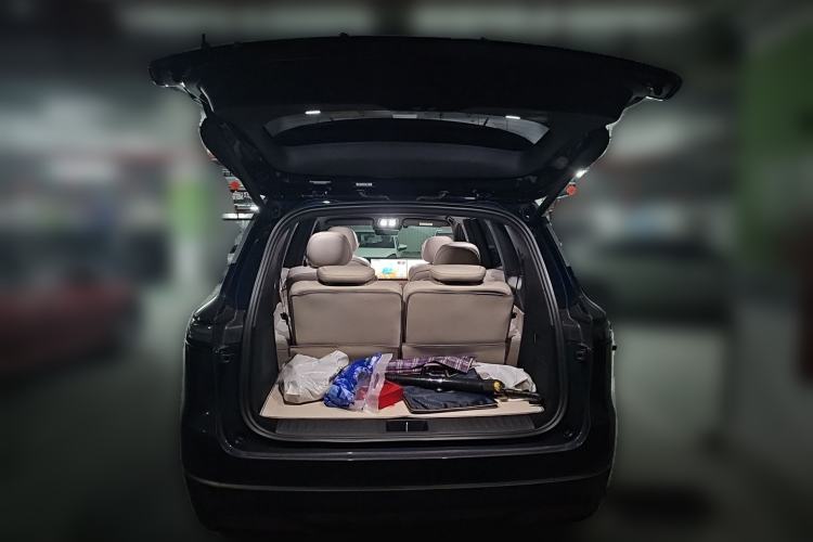 Used Deepal S09 2025 Rear-Drive Ultra+ Trunk