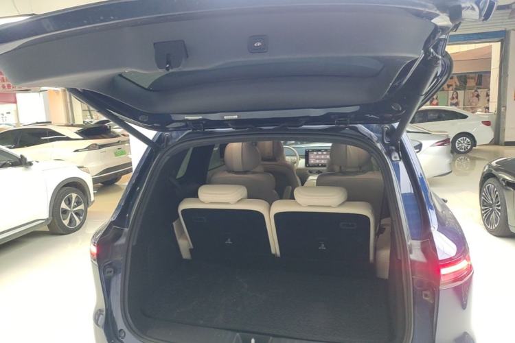 Used Deepal S09 2025 Four-Wheel Drive Ultra+ Custom Edition Trunk