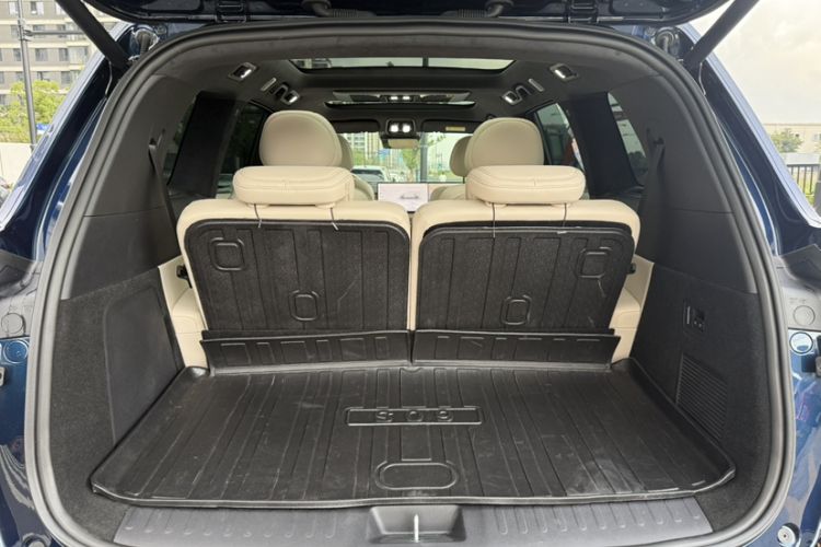 Used Deepal S09 2025 Four-Wheel Drive Ultra+ Custom Edition Trunk