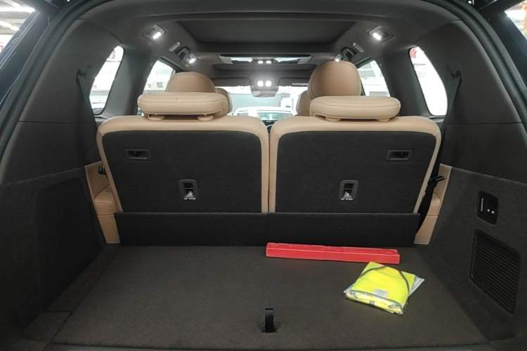 Used Deepal S09 2025 Rear-Drive Ultra+ Trunk
