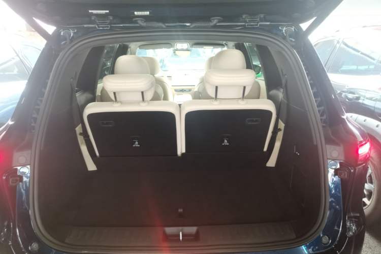 Used Deepal S09 2025 Four-Wheel Drive Ultra+ Custom Edition Trunk