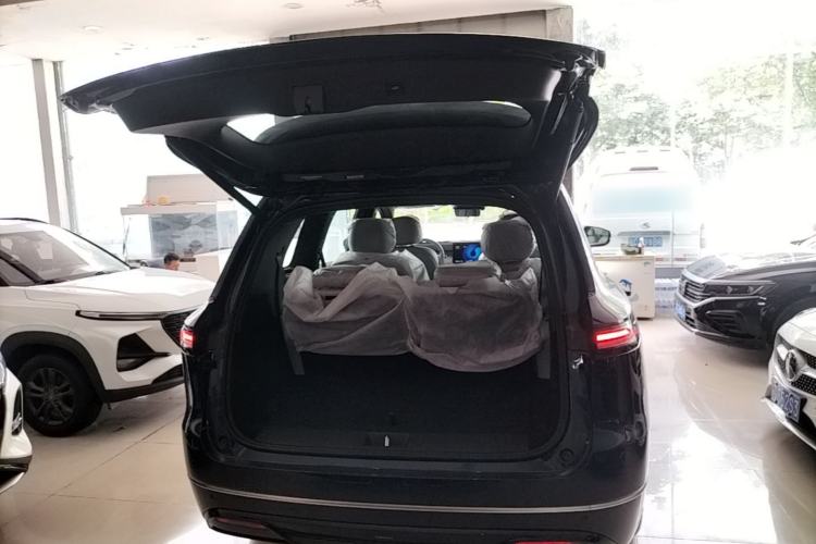 Used Deepal S09 2025 Rear-Drive Max Trunk