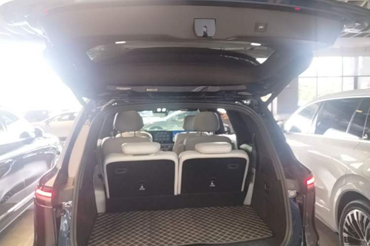 Used Deepal S09 2025 Rear-Drive Ultra+ Trunk