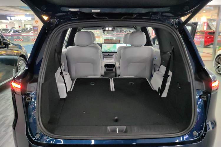 Used Deepal S09 2025 Rear-Drive Ultra Trunk