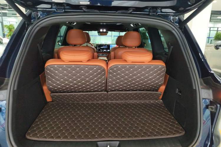 Used Deepal S09 2025 Rear-Drive Ultra+ Trunk