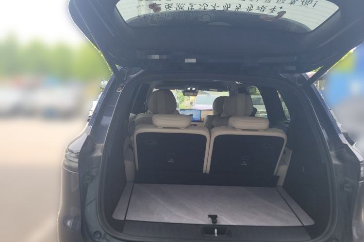 Used Deepal S09 2025 Four-Wheel Drive Ultra+ Custom Edition Trunk