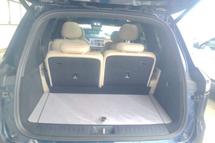 Used Deepal S09 2025 Four-Wheel Drive Ultra+ Custom Edition Trunk