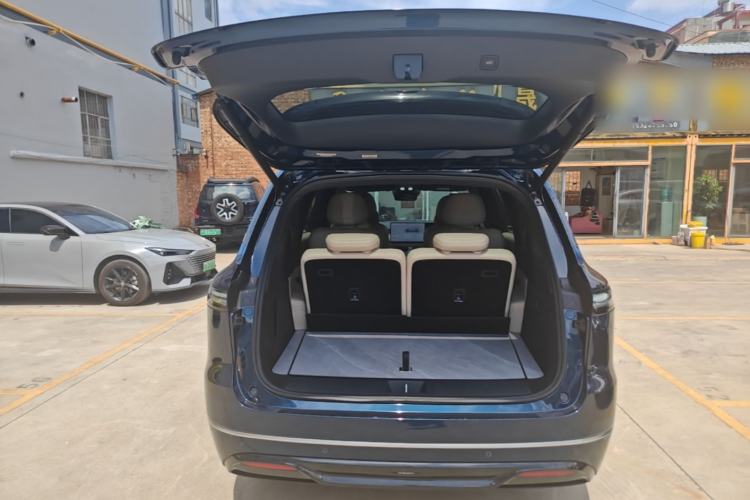 Used Deepal S09 2025 Four-Wheel Drive Ultra+ Custom Edition Trunk