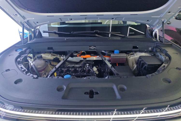 Used Deepal S09 2025 Rear-Drive Ultra+ Engine Bay