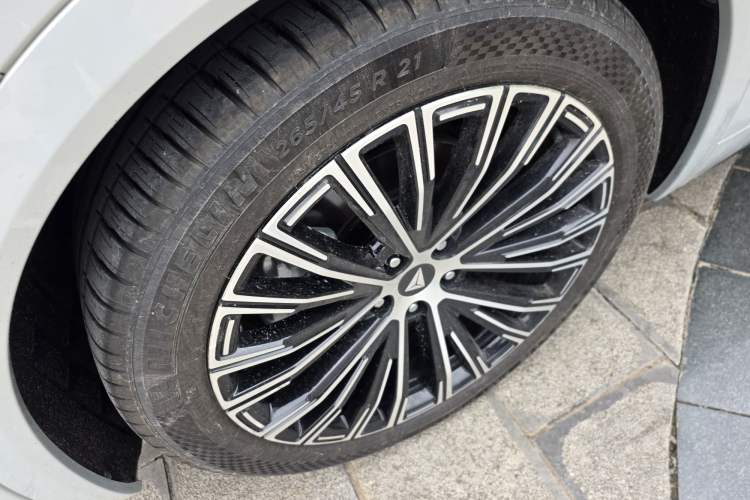 Used Deepal S09 2025 Four-Wheel Drive Ultra+ Custom Edition Exterior 12