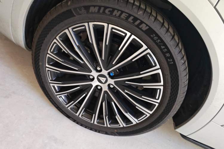 Used Deepal S09 2025 Rear-Drive Ultra Exterior 5