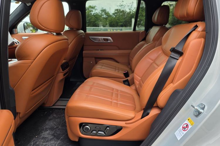 Used Deepal S09 2025 Four-Wheel Drive Ultra+ Custom Edition Interior 3
