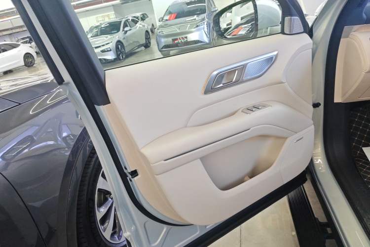 Used Deepal S09 2025 Rear-Drive Ultra+ Interior 7