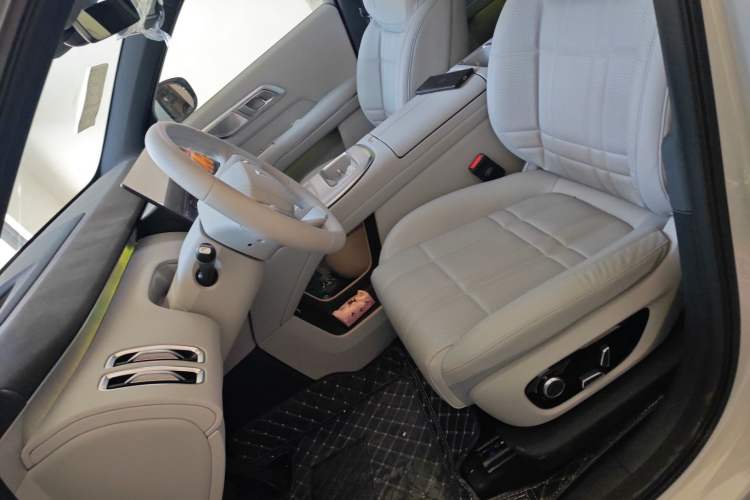 Used Deepal S09 2025 Rear-Drive Ultra Left Front Seat