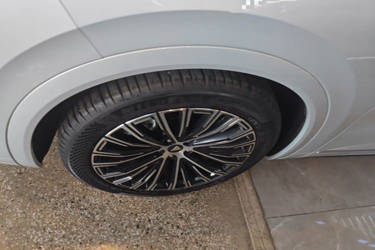 Used Deepal S09 2025 Four-Wheel Drive Ultra+ Custom Edition Left Front Wheel Hub