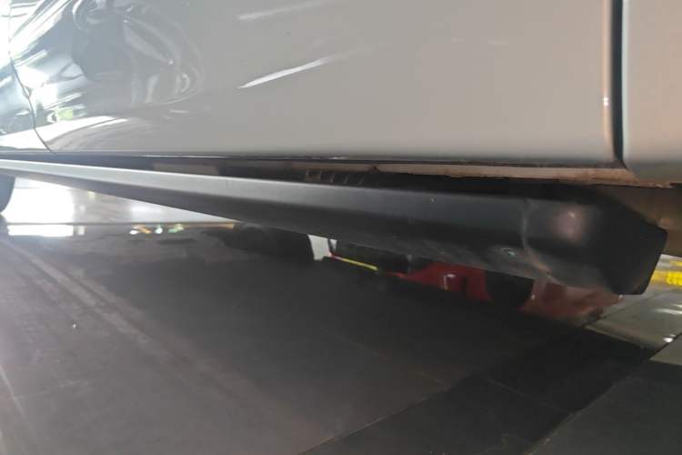 Used Deepal S09 2025 Four-Wheel Drive Ultra+ Custom Edition Left Side Sill