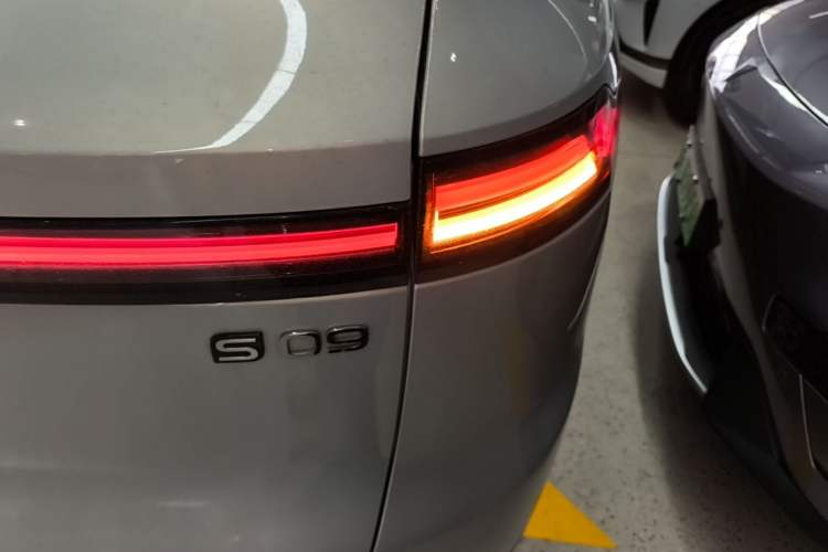 Used Deepal S09 2025 Four-Wheel Drive Ultra+ Custom Edition Right Rear Taillight