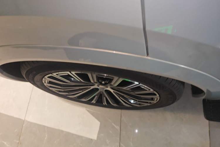 Used Deepal S09 2025 Four-Wheel Drive Ultra+ Custom Edition Right Rear Wheel Hub
