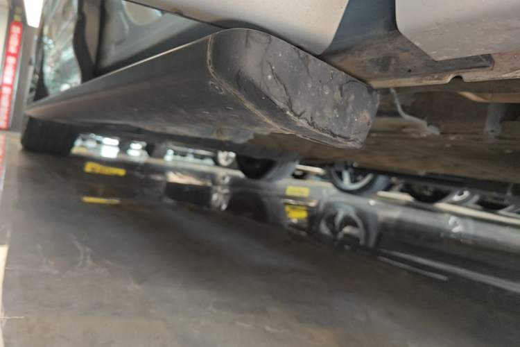 Used Deepal S09 2025 Four-Wheel Drive Ultra+ Custom Edition Right Side Sill
