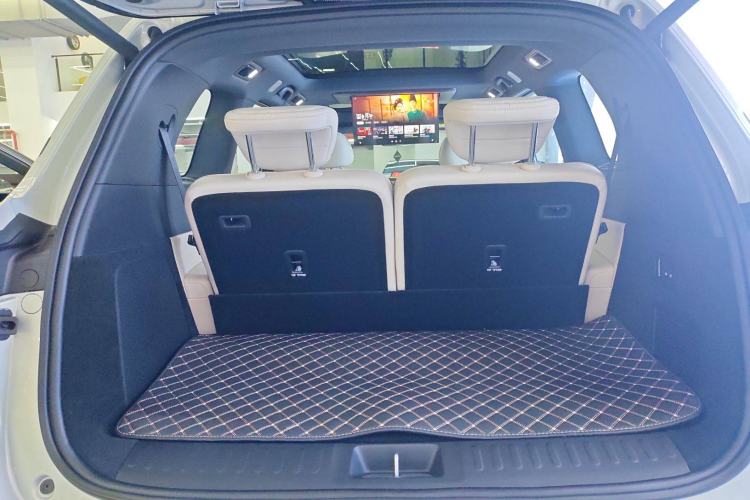 Used Deepal S09 2025 Rear-Drive Ultra+ Trunk
