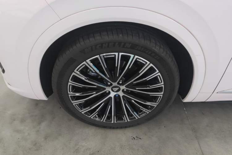Used Deepal S09 2025 Four-Wheel Drive Ultra+ Custom Edition Left Front Wheel Hub