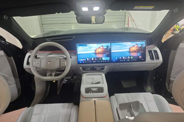 Used Deepal S09 2025 Rear-Drive Ultra Center Console