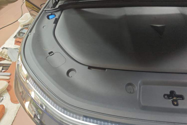 Used Deepal S09 2025 Rear-Drive Ultra Engine Bay Right