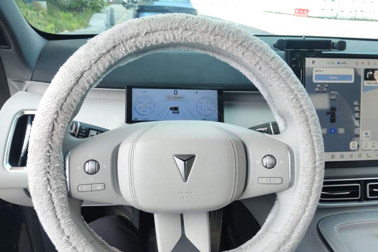 Used Deepal S09 2025 Model Rear-Wheel Drive Ultra+ Long-Range Version Instrument Cluster