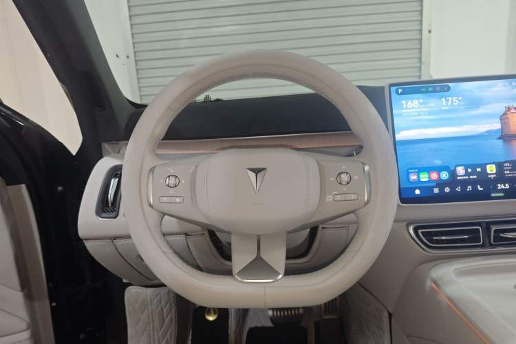 Used Deepal S09 2025 Rear-Drive Ultra Steering Wheel