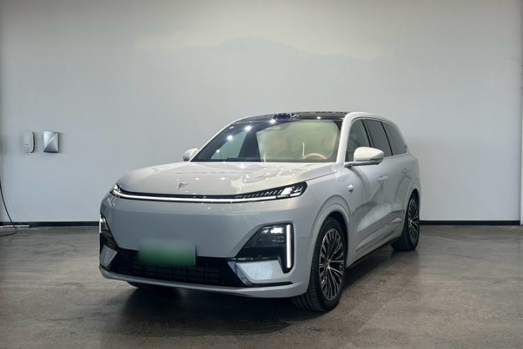 Deepal S09 2025 Four-Wheel Drive Ultra+ Custom Edition